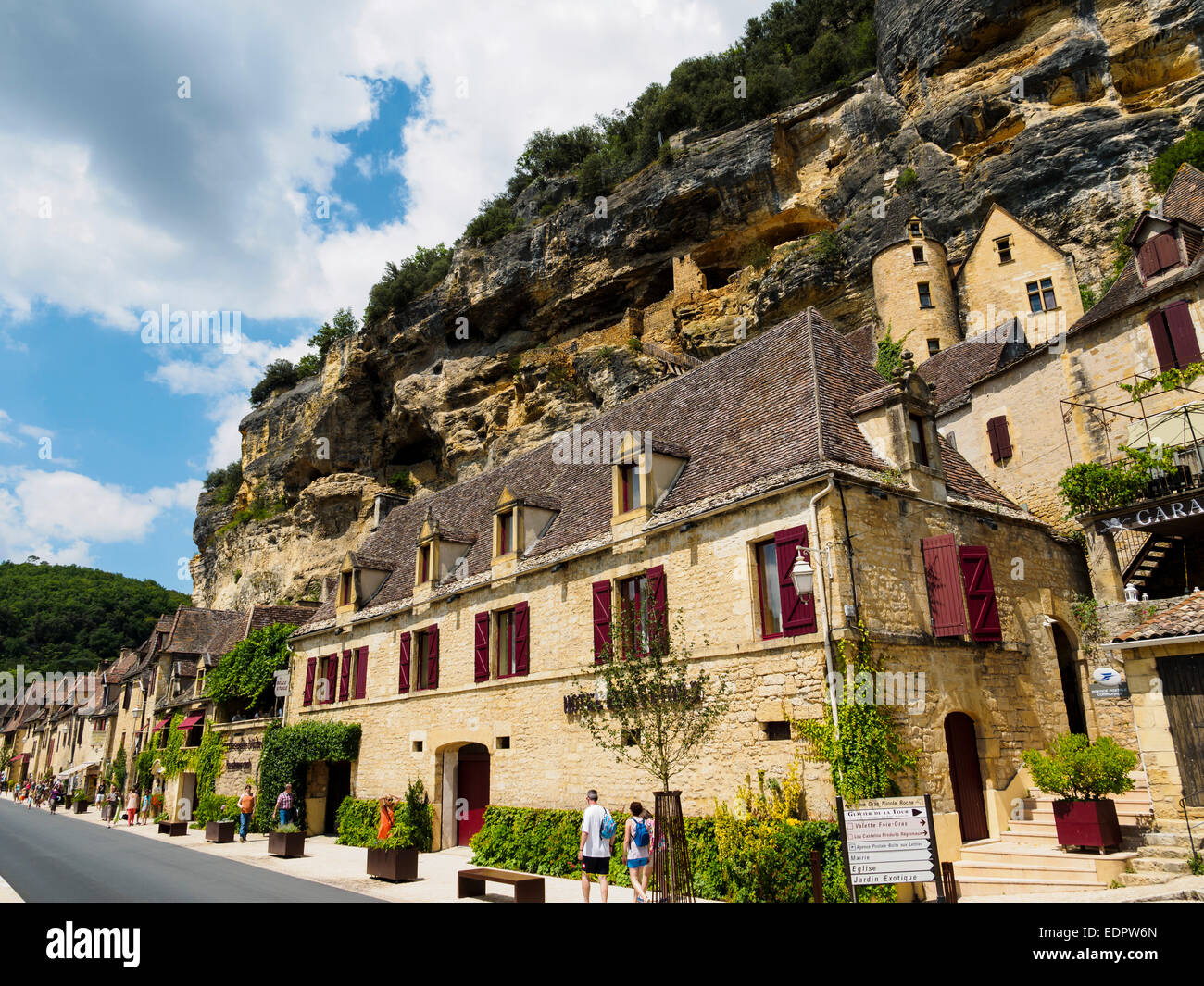 Gebäude in La Roque-Gageac. Stockfoto