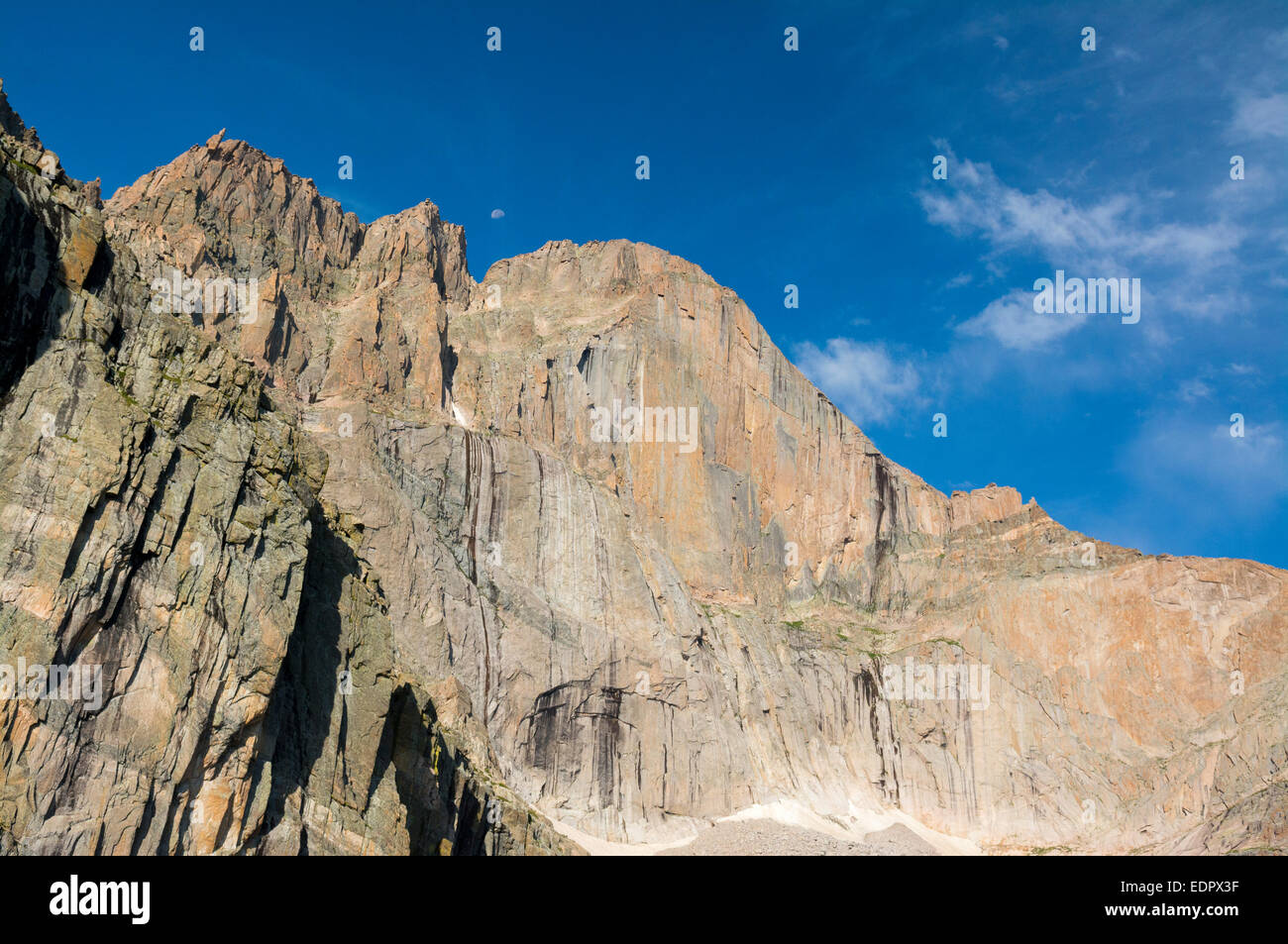 Longs Peak und Festlegen von Mond, Rocky Mountain Nationalpark, Estes Park, Colorado. Stockfoto