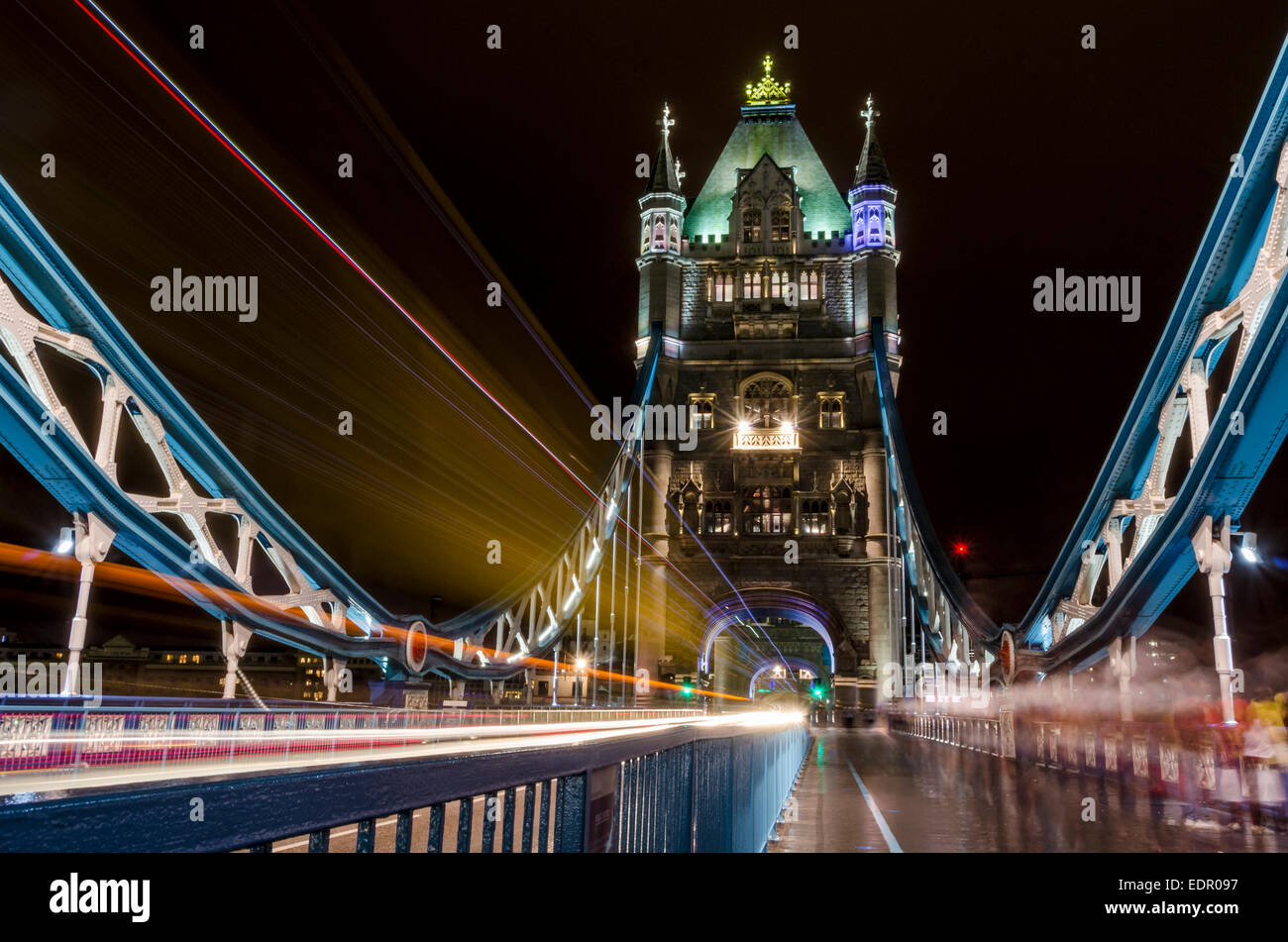 Nachtansicht der Tower Bridge, London, UK Stockfoto