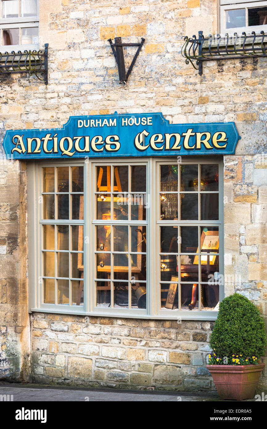 Durham House Antiques Centre in berühmten Cotswold Stadt Stow-on-the-Wold in Cotswolds, Gloucestershire, UK Stockfoto