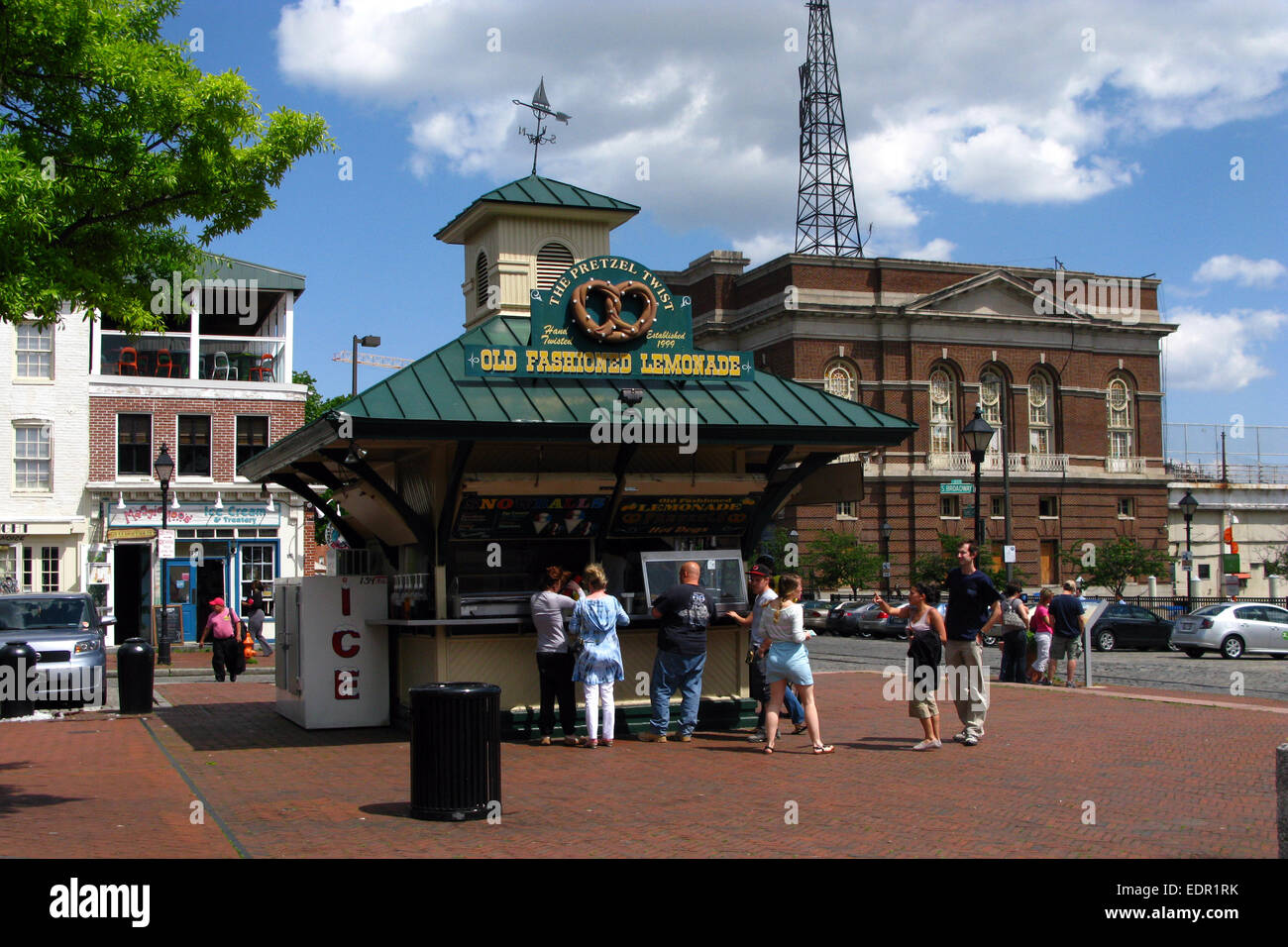 Baltimore, Maryland, Fells Point, eine Limonade und Brezel stand, Snackbar, an der Ecke der Themse und s. broadway Straßen Stockfoto