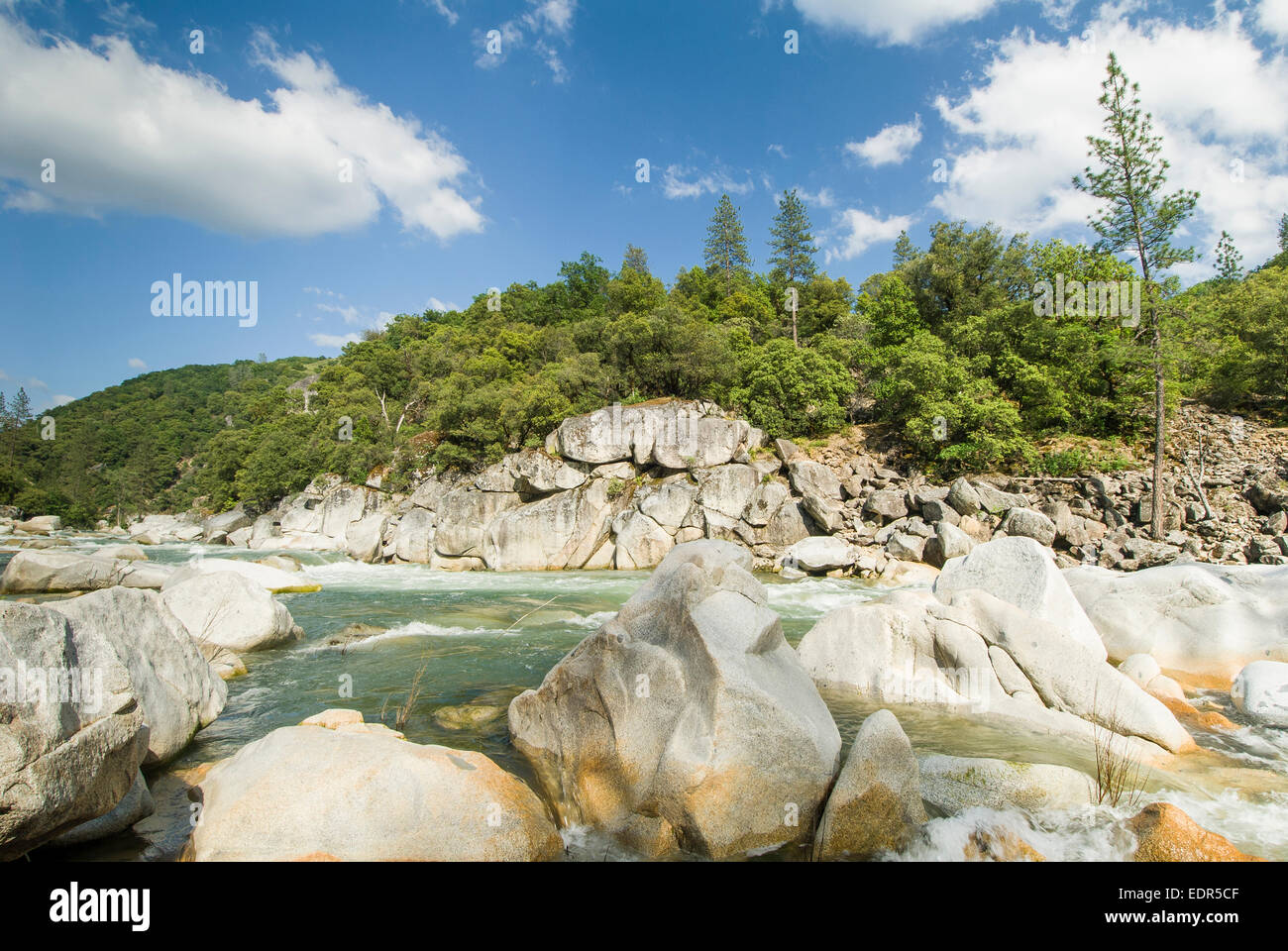South Yuba River und Bolders, Nevada County Stockfoto