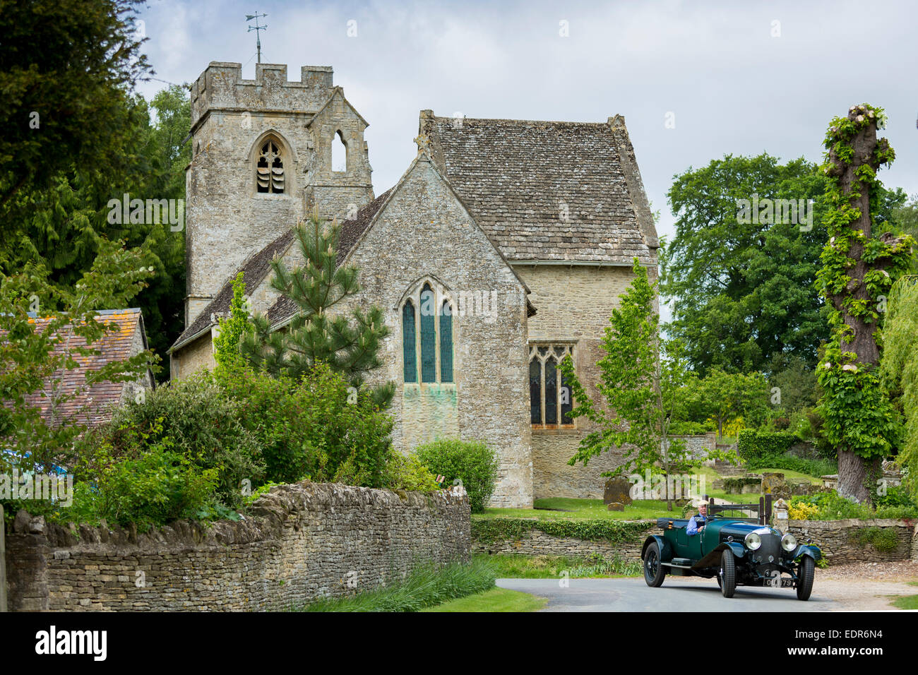 Oldtimer Bentley 4,5 Liter Luxus-Auto gebaut 1929 getrieben auf Urlaub in Cotswolds am Asthall in O touring Stockfoto