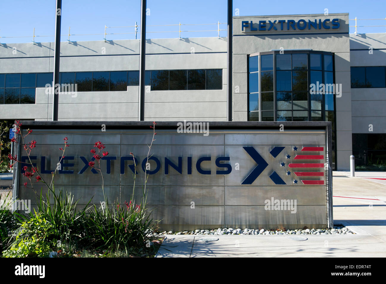 Ein Bürogebäude von Flextronics in Milpitas, Kalifornien besetzt. Stockfoto