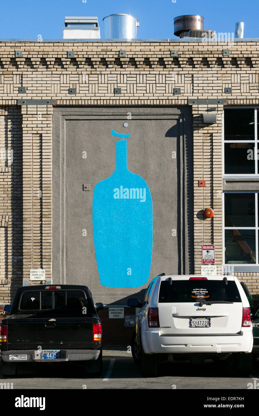 Das Hauptquartier der Blue Bottle Coffee in Oakland, Kalifornien. Stockfoto