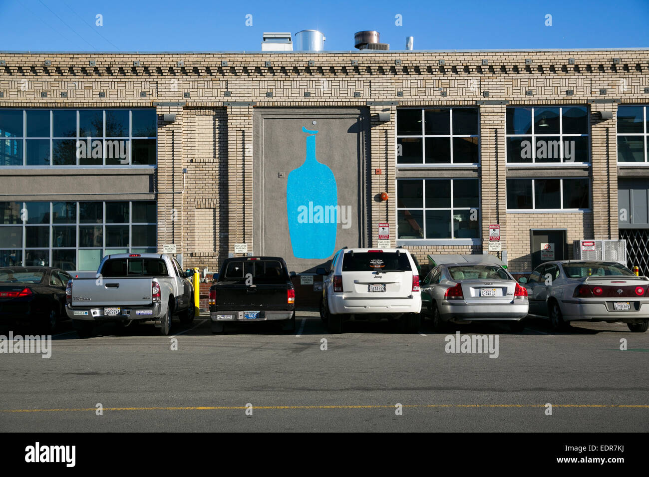 Das Hauptquartier der Blue Bottle Coffee in Oakland, Kalifornien. Stockfoto