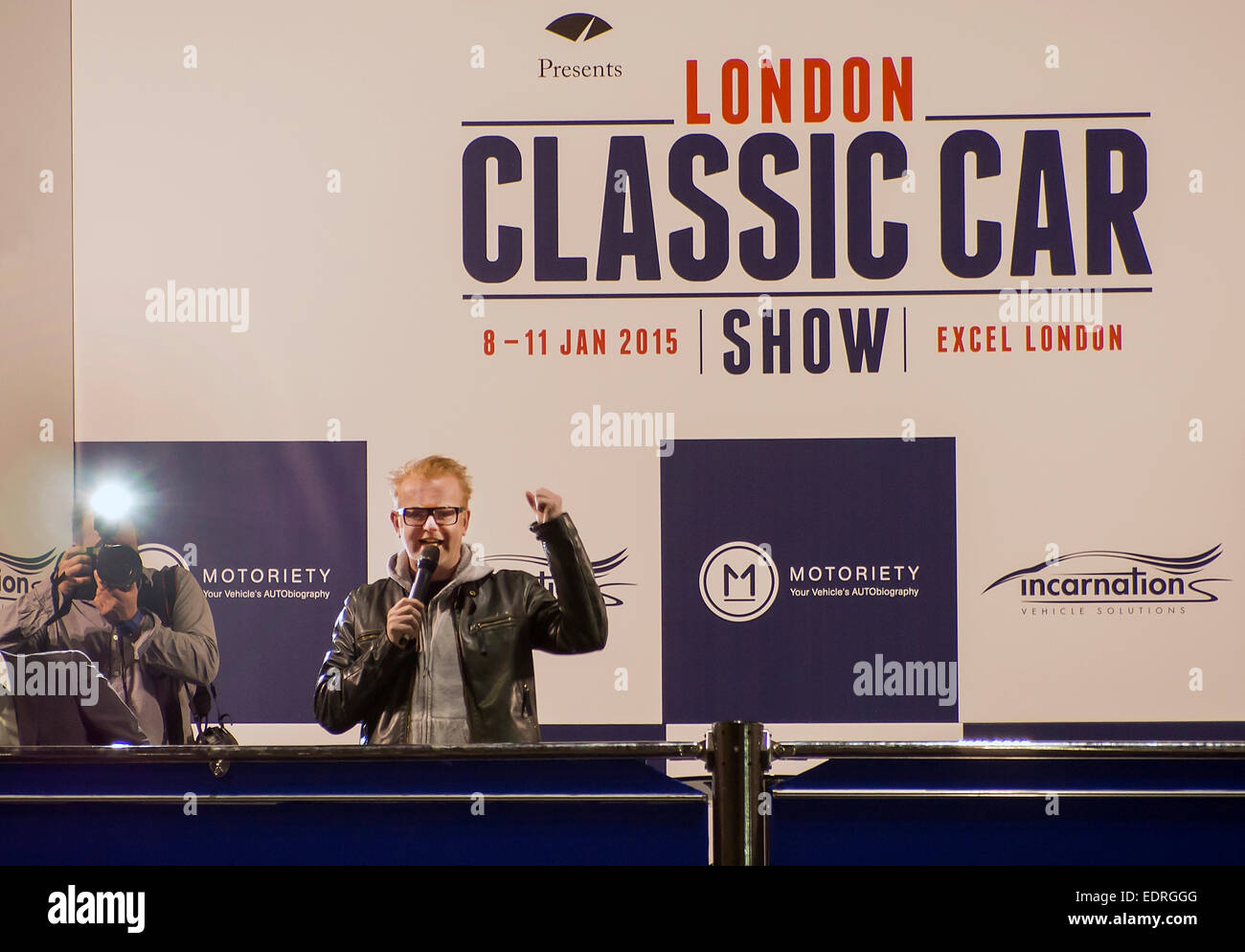 London, UK. 8. Januar 2015. Radio 2 DJ Chris Evans ab der Grand Avenue Auto Anzeige bei London Classic Car Show Credit: Martyn Goddard/Alamy Live News Stockfoto