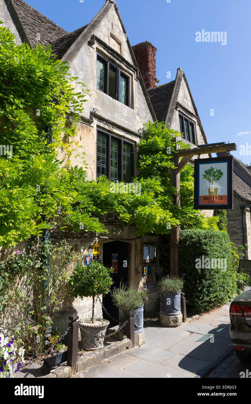 Pub Schild des Bay Tree Hotel eine traditionelle alte Gastro Pub in Burford, Cotswolds, Oxfordshire, Vereinigtes Königreich Stockfoto