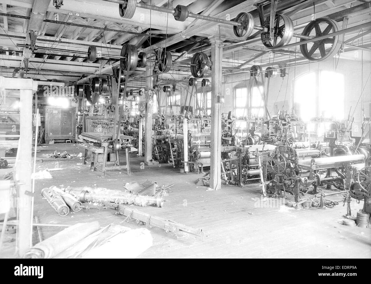 Paterson, New Jersey - Textilien. Zwei Ansichten eines im Leerlauf kleinlichen Shops. Genommen in Barnet Mühlen, Juni 1937, Lewis Hine, 1874-1940 Stockfoto