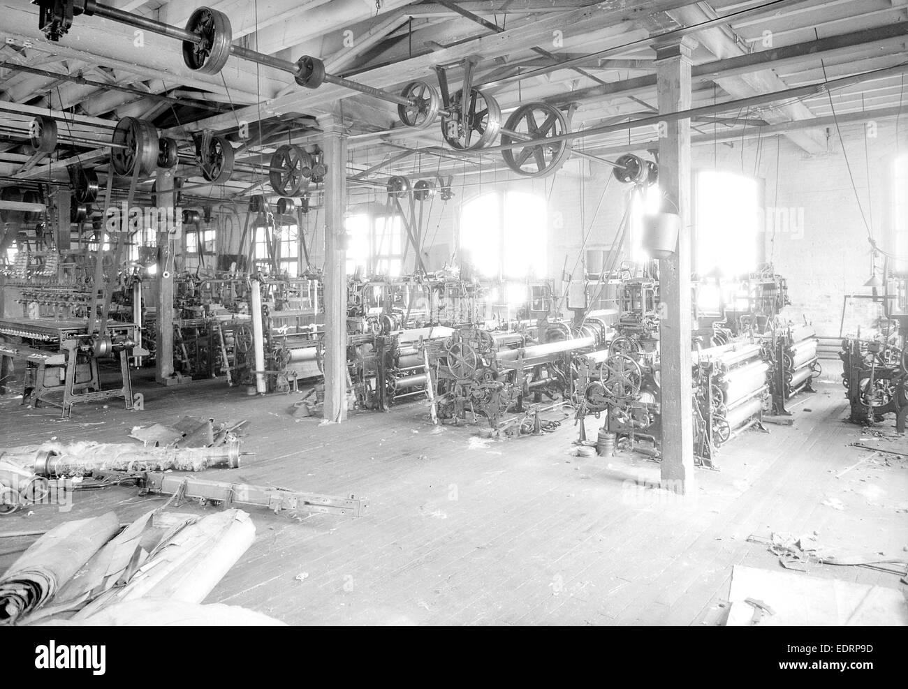 Paterson, New Jersey - Textilien. Zwei Ansichten eines im Leerlauf kleinlichen Shops. Genommen in Barnet Mühlen, Juni 1937, Lewis Hine, 1874-1940 Stockfoto