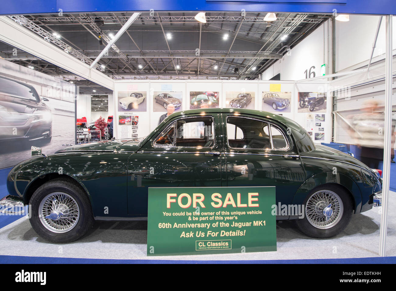 CL-Klassiker stehen auf der Classic Car Show in London Excel, Mk 2 Jaguar-Limousine zu verkaufen Stockfoto