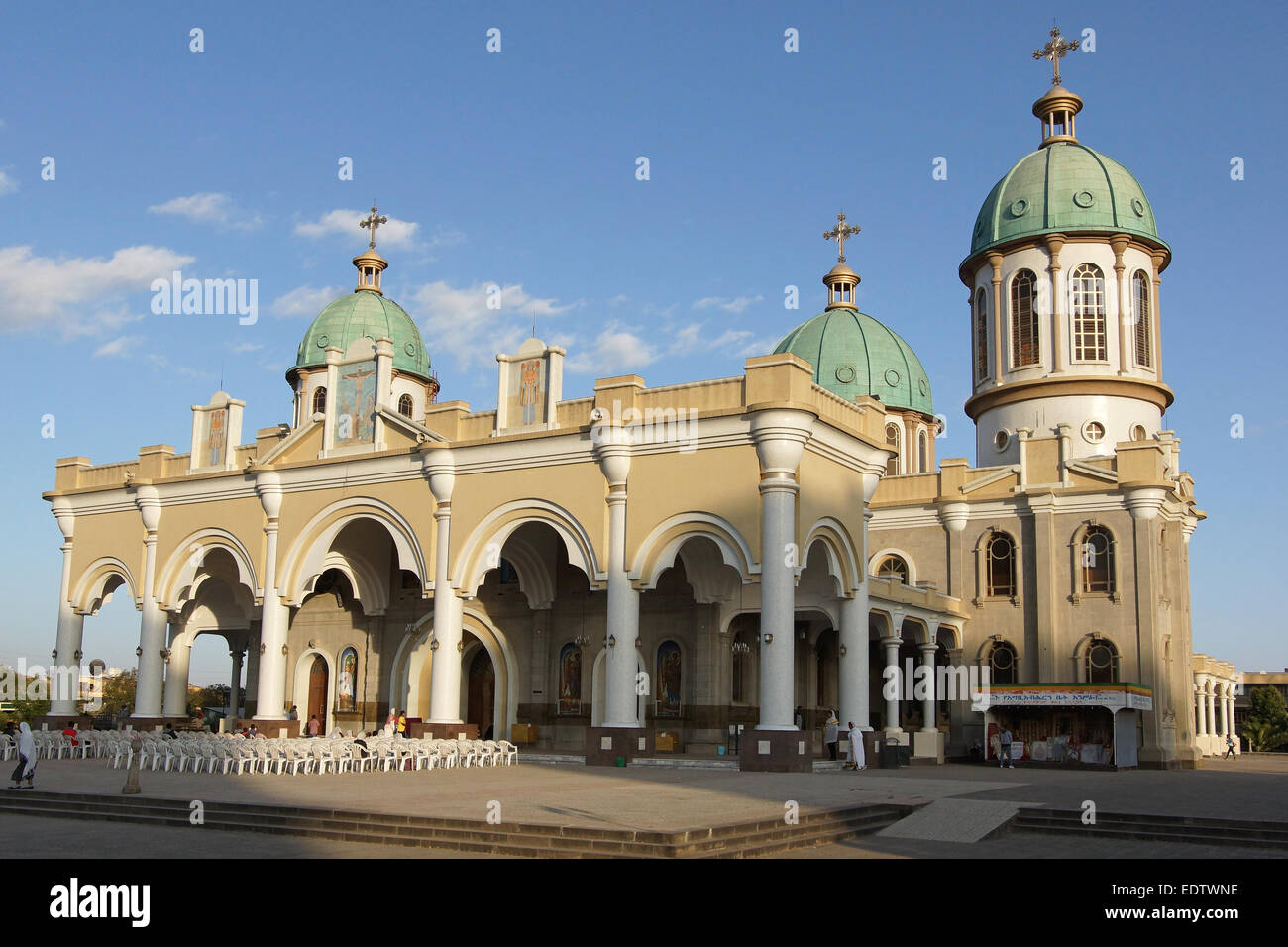 ADDIS ABEBA, Äthiopien - 5. Dezember 2014: Selassie Kathedrale im letzten Licht von einem Tag Addis Ababa, Äthiopien Stockfoto