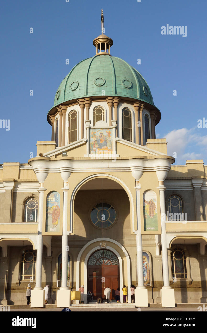 ADDIS ABEBA, Äthiopien - 5. Dezember 2014: Selassie Kathedrale im letzten Licht von einem Tag Addis Ababa, Äthiopien Stockfoto