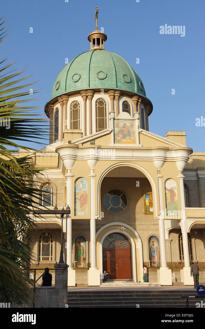 ADDIS ABEBA, Äthiopien - 5. Dezember 2014: Selassie Kathedrale im letzten Licht von einem Tag Addis Ababa, Äthiopien Stockfoto