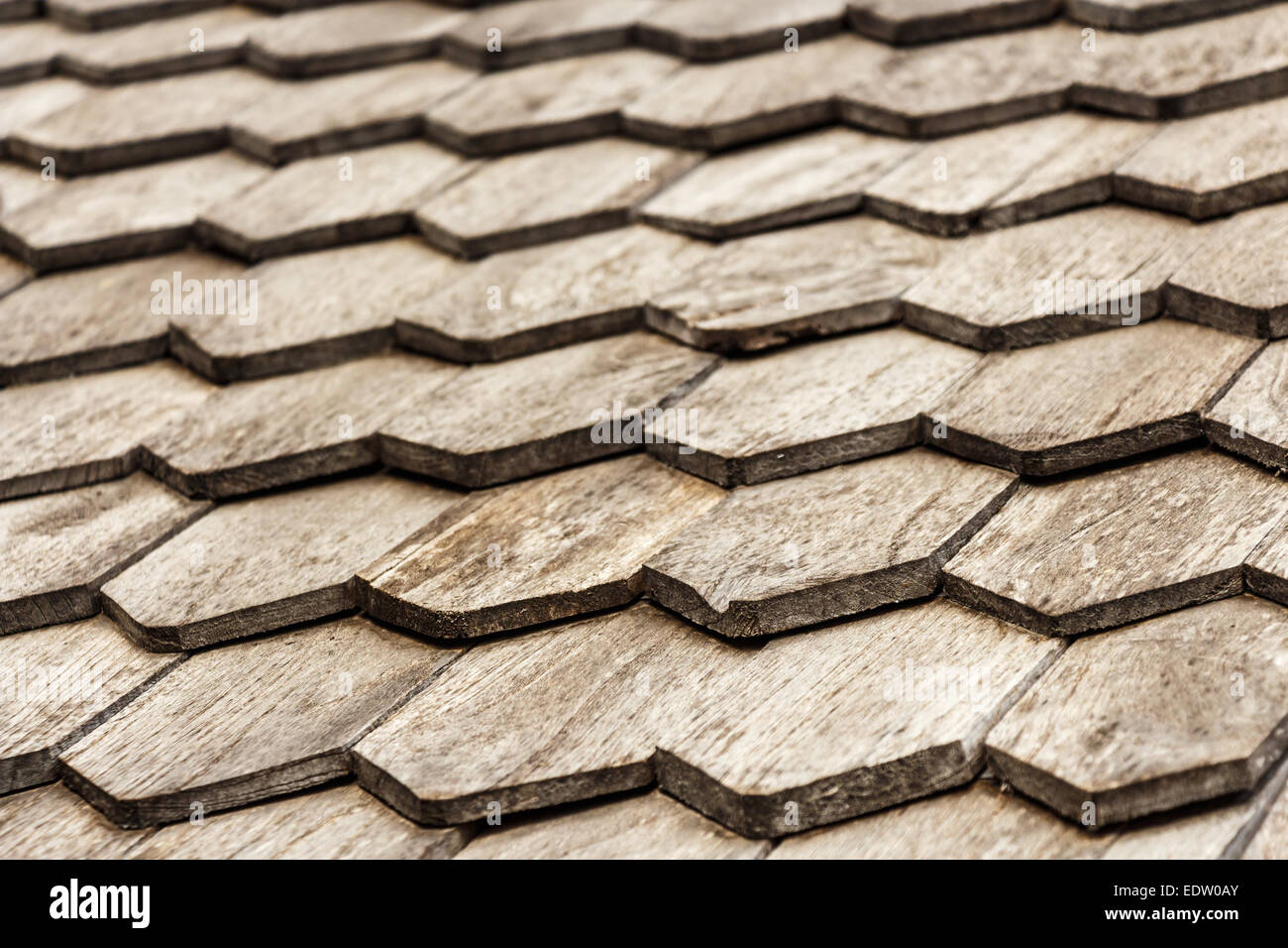 Die Textur der alte Holzdach in Thailand Stockfoto
