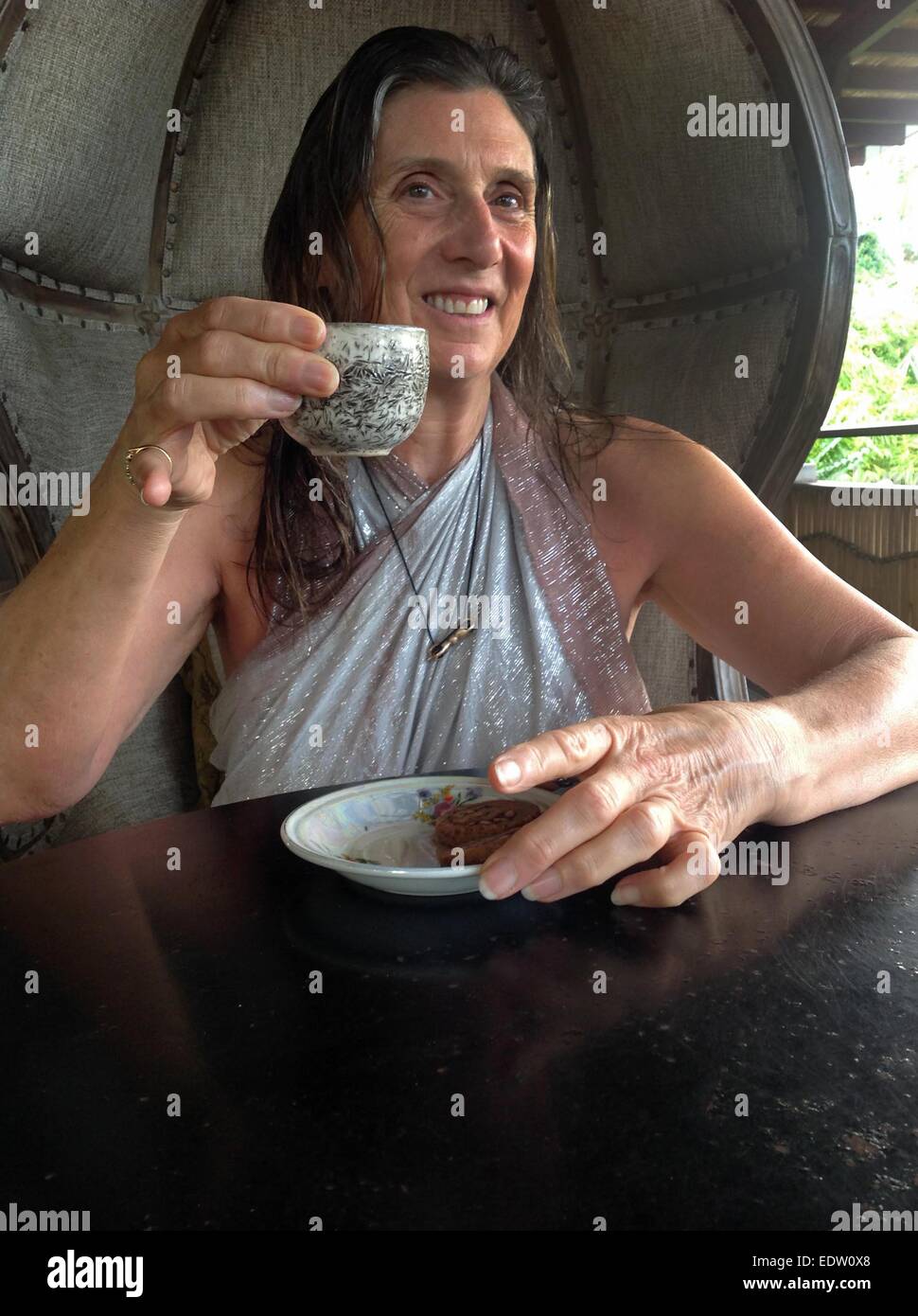 Entspannen bei einer Tasse Tee nach einer MASSAGE - BALI, Indonesien Stockfoto