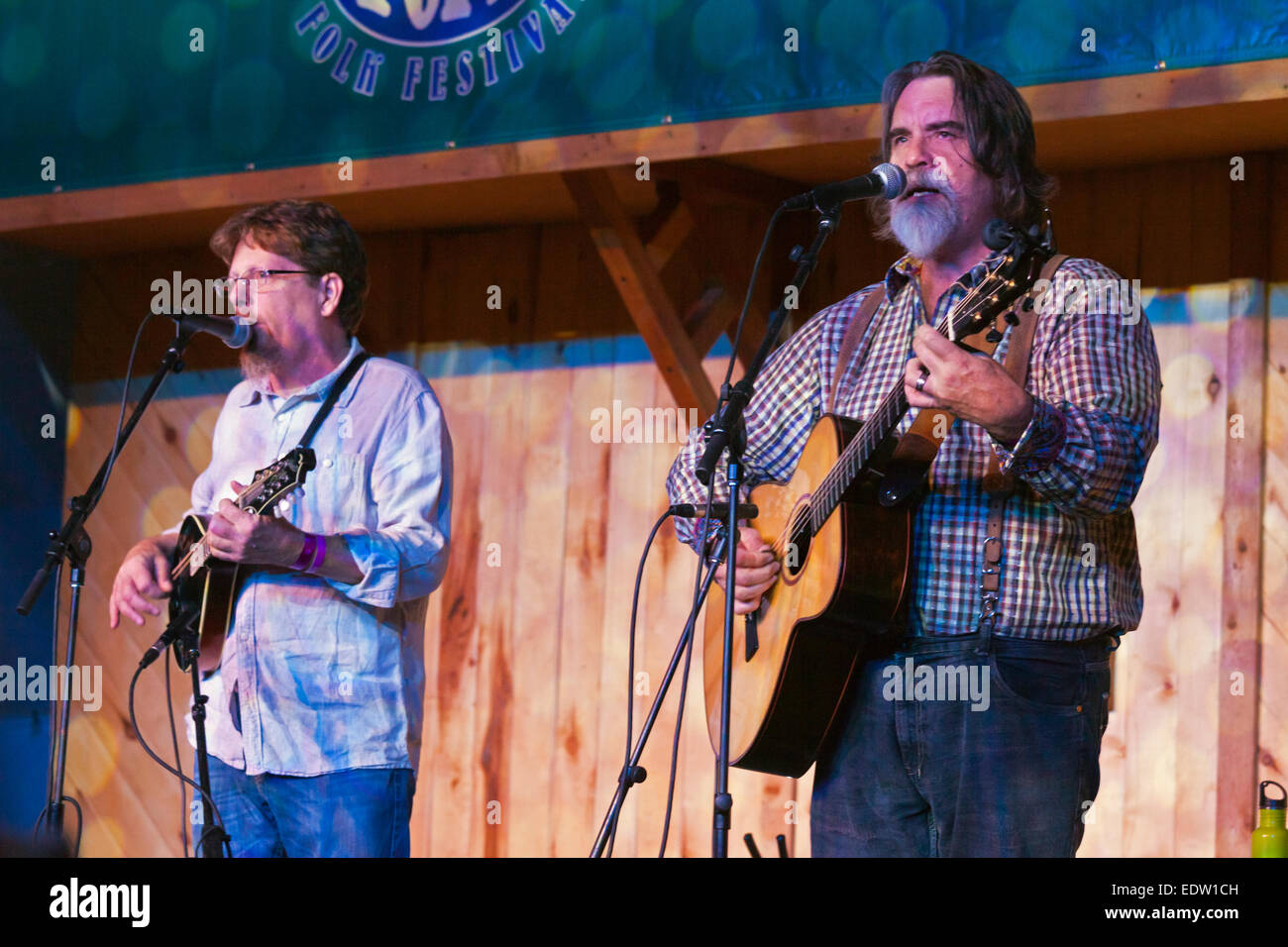 TIM OBRIEN und DARRELL SCOTT führen an den vier Ecken FOLK FESTIVAL 2014 - COLORADO Stockfoto