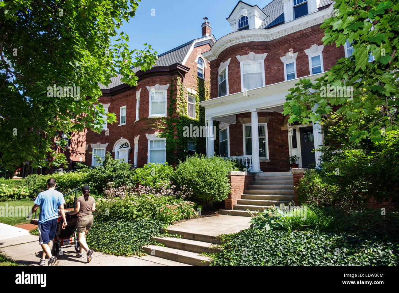 Chicago Illinois, Südseite, South Woodlawn Avenue, Häuser, Häuser, Villen, Frau weibliche Frauen, Mann Männer, Paar, Familie Familien Eltern Kind ch Stockfoto
