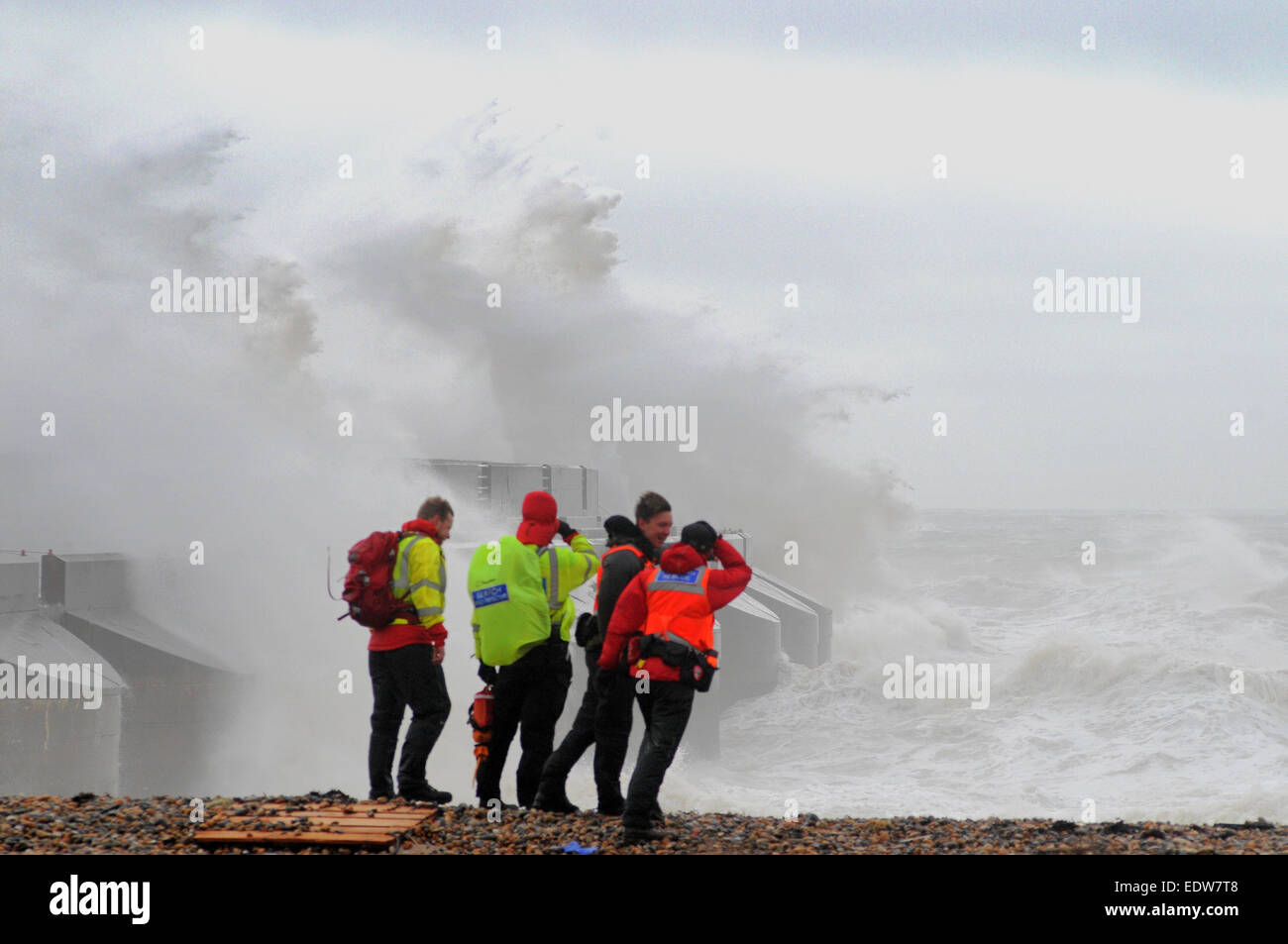 Brighton, East Sussex, UK. 10. Januar 2015. Suche Lebensläufe entlang der Küste für zwei Personen vermisst. © David Burr/Alamy Live News Bildnachweis: David Burr/Alamy Live-Nachrichten Stockfoto