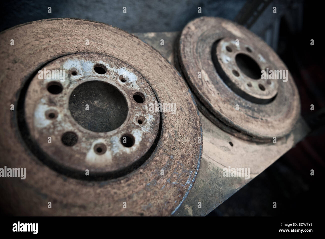 Rostige alte Bremsscheiben Stockfotografie - Alamy