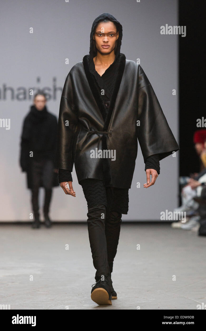 London, UK. 10. Januar 2015. Kampf-Stil Armee tragen von Maharishi. Die Runway Show von Maharishi auf London-Kollektionen: Männer, die Menswear Fashionweek in London. Foto: CatwalkFashion/Alamy Live-Nachrichten Stockfoto