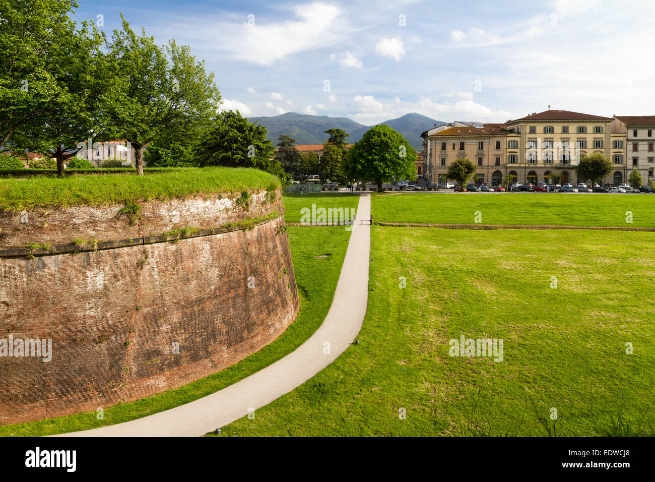 Historische Stadtmauer in Lucca, Toskana, Italien Stockfoto