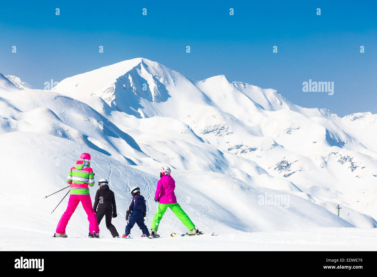 Familie auf Ski-Urlaub. Stockfoto