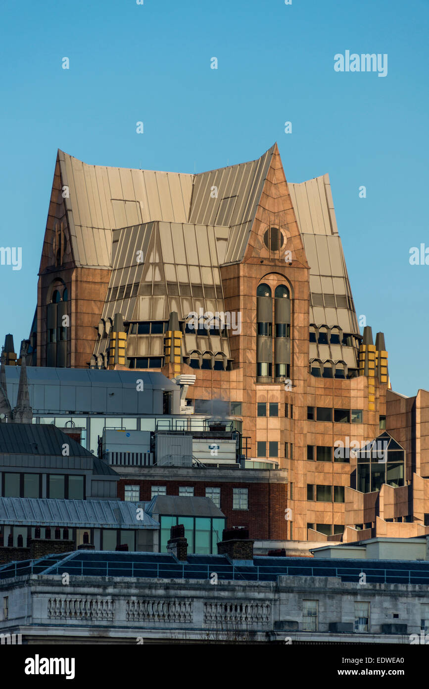 Minster Court auf Mincing Lane in der City of London ist eine Office-Entwicklung als postmodern-gotischen beschrieben. Stockfoto