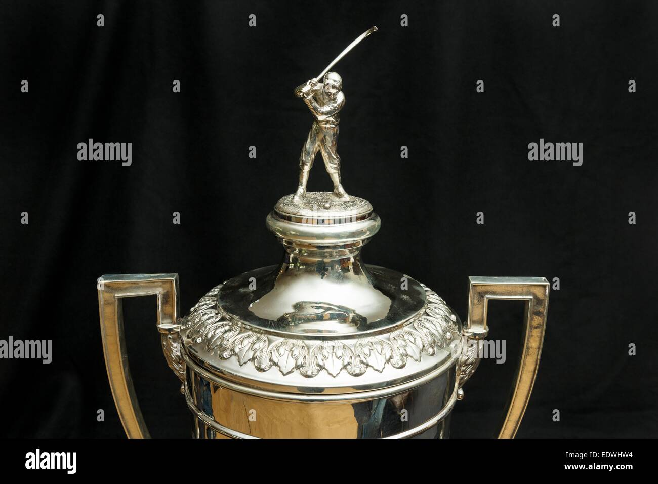 Oben auf der Camanachd-Cup, die blaue Band-Trophäe in der Sportart Shinty. Stockfoto