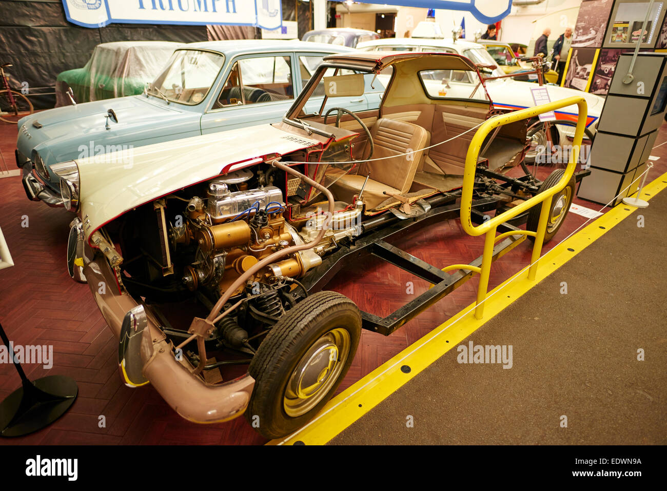 Cutaway ein 1959 Triumph Herald im britischen Coventry Transport-Museum Stockfoto