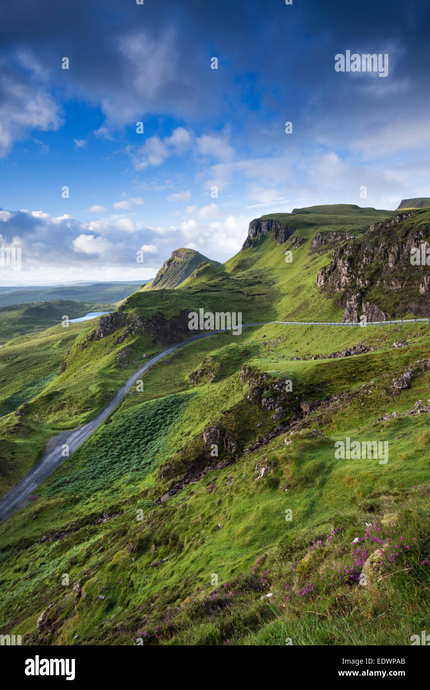Malerischer Blick auf der Trotternish Ridge in der Nähe des Quiraing auf der Insel Skye, Schottland, Großbritannien Stockfoto