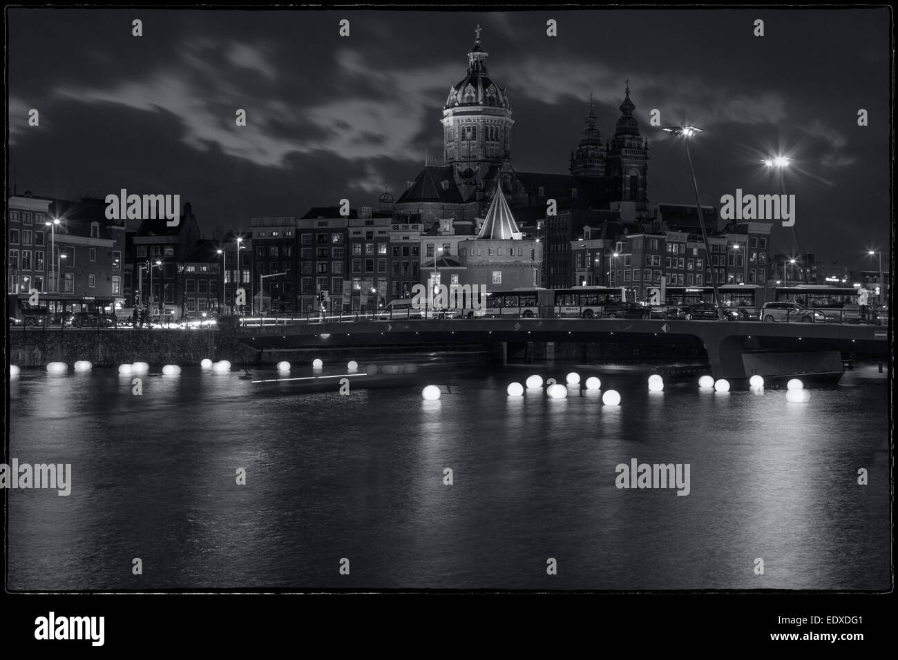 Amsterdam light Festival, Leuchten Lichter von Angus Muir am Kanal. Stockfoto