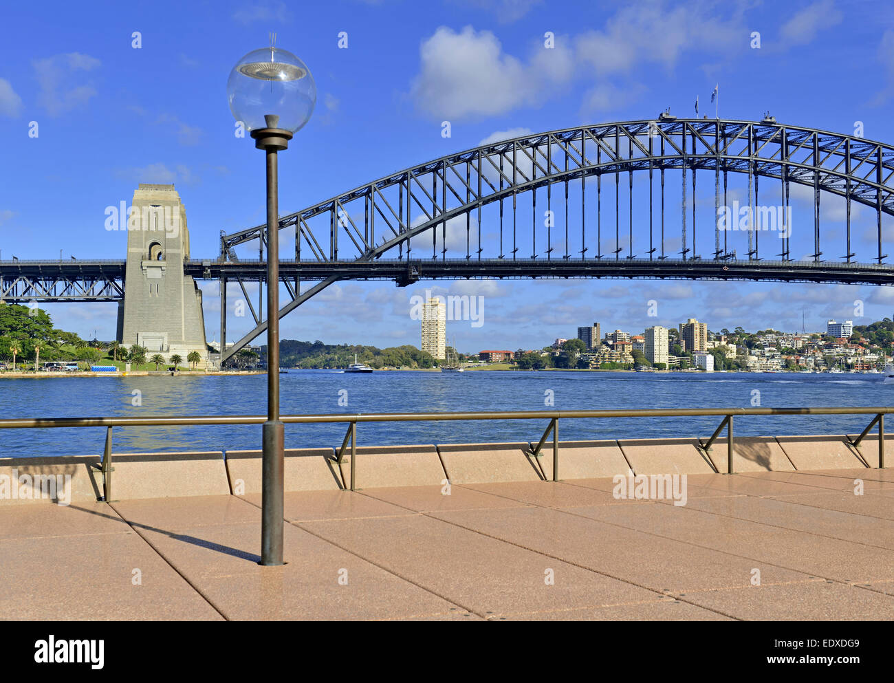 Sydney Harbour Bridge vom Circular Quay, Australien Stockfoto