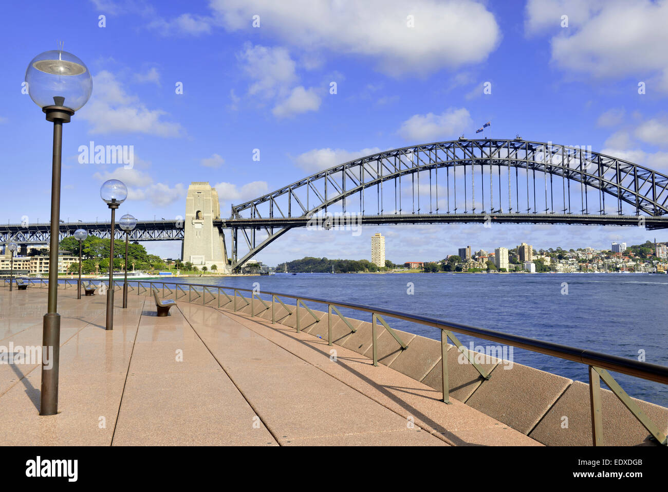 Sydney Harbour Bridge vom Circular Quay, Australien Stockfoto