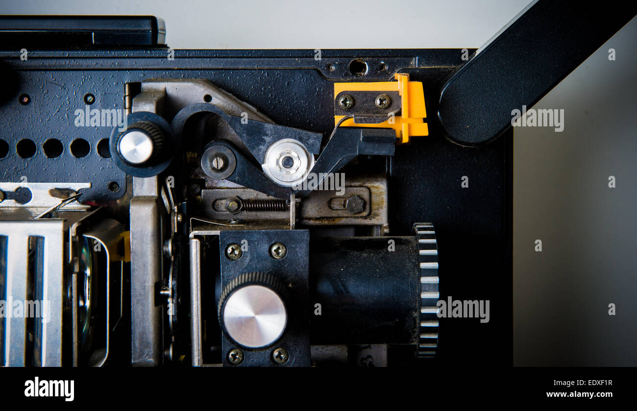 8mm Projektor Körperteil mit Objektiv und Spulen, Farbe Vintage look Stockfoto