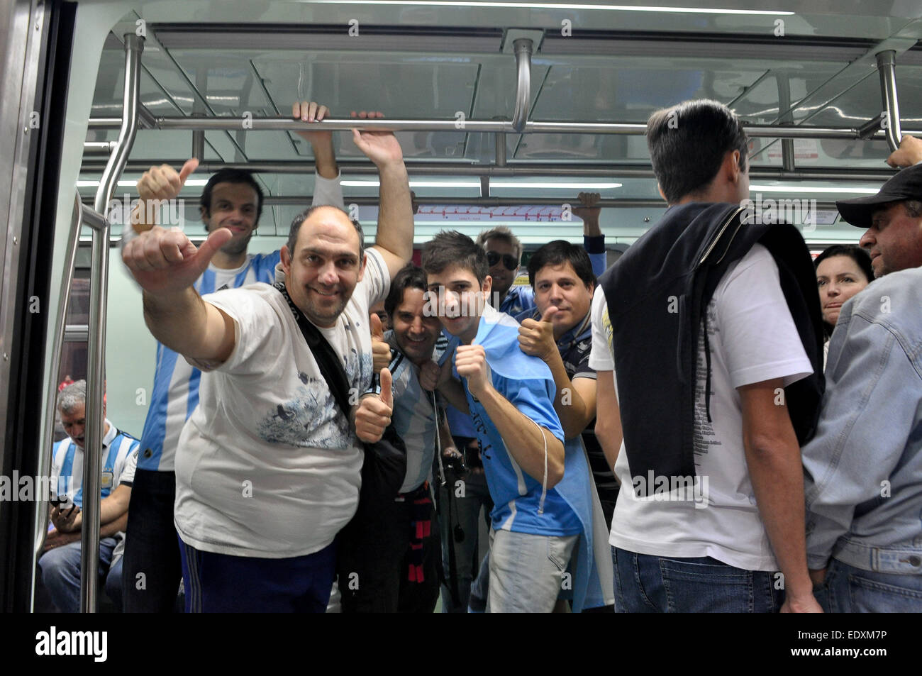 2014 FIFA World Cup Halbfinale - Deutschland vs. Argentinien - Argentinien Fans bereiten Sie für das Spiel außerhalb der Arena Korinther wo: Sao Paulo, Brasilien bei: 9. Juli 2014 Stockfoto