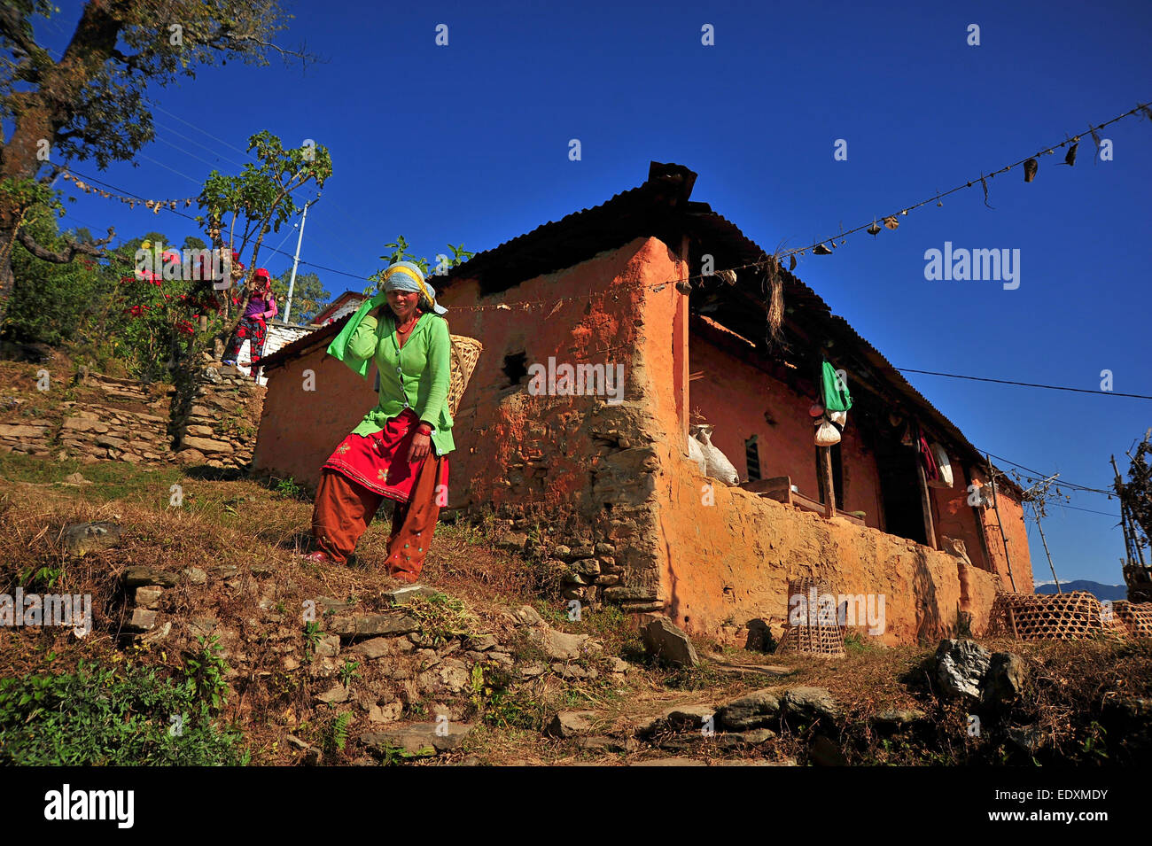 Nepal: Land der Wunder und kulturellen Schätze des Himalaya, wo alte Traditionen auf atemberaubende Landschaften treffen. Entdecken Sie den Zauber Nepals. Stockfoto