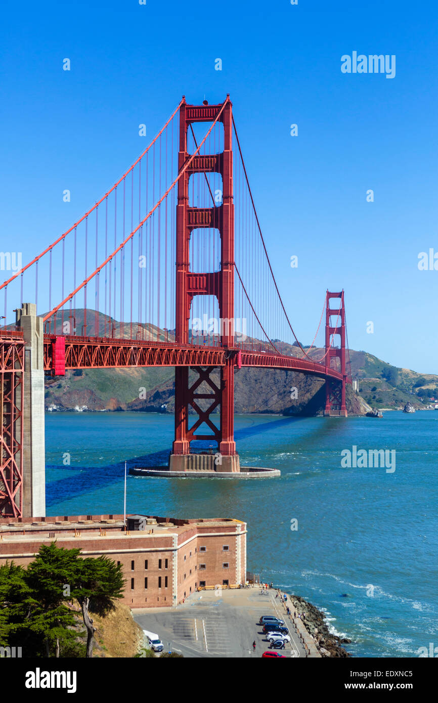 Golden Gate Bridge mit Fort Point im Vordergrund, Presidio Park, San Francisco, Kalifornien, USA Stockfoto