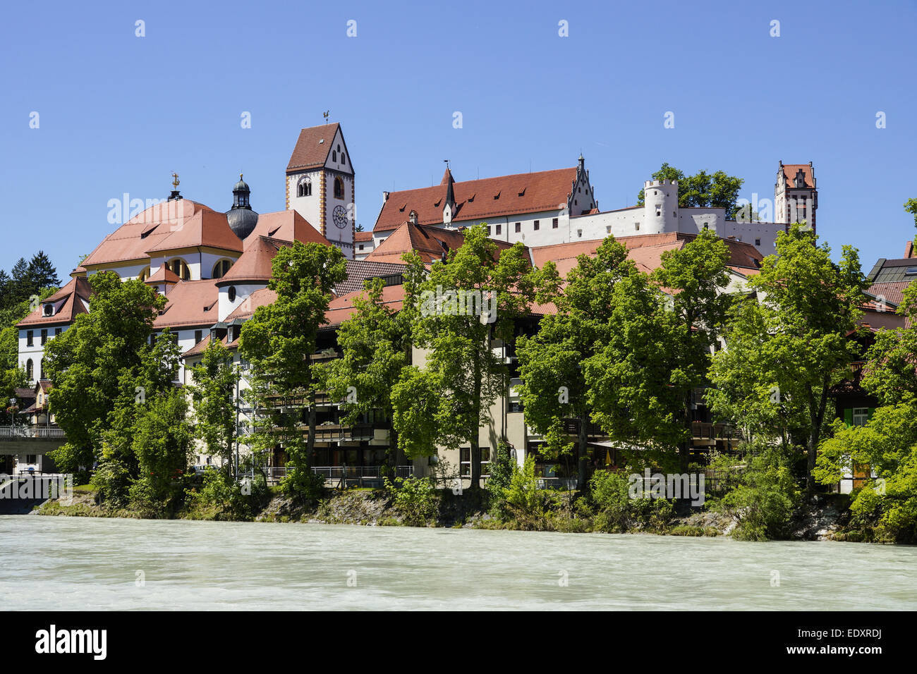 Füssen bin Lech Im Allgaäu, Bayern Deutschland, Füssen am Lech, Ansicht, Schloss, barocke Stadtkirche St. Mang, Allgäu, Bayern, Stockfoto