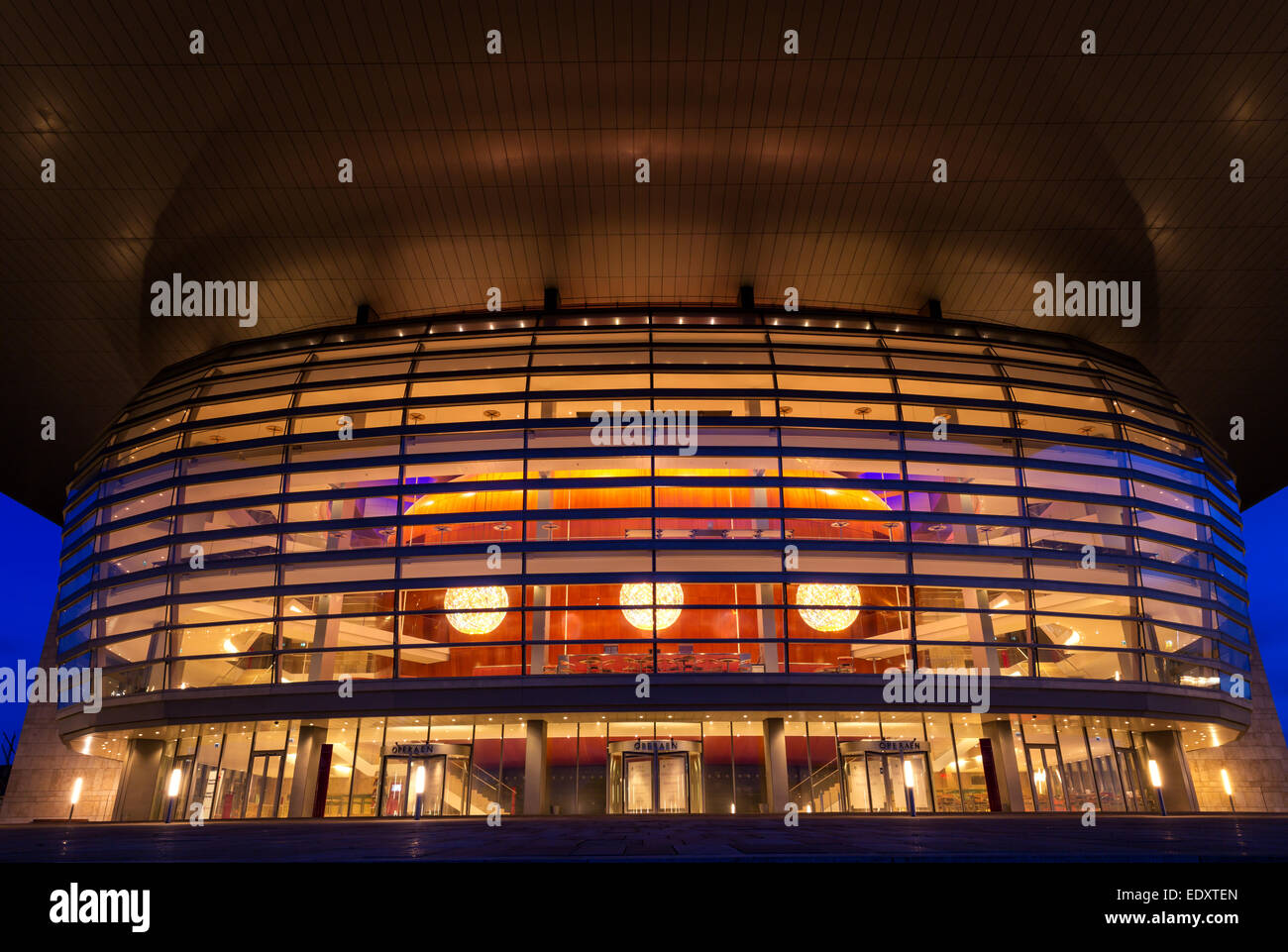 Nahaufnahme des Eingangs zu Opernhaus Kopenhagen, Kopenhagen, Dänemark Stockfoto