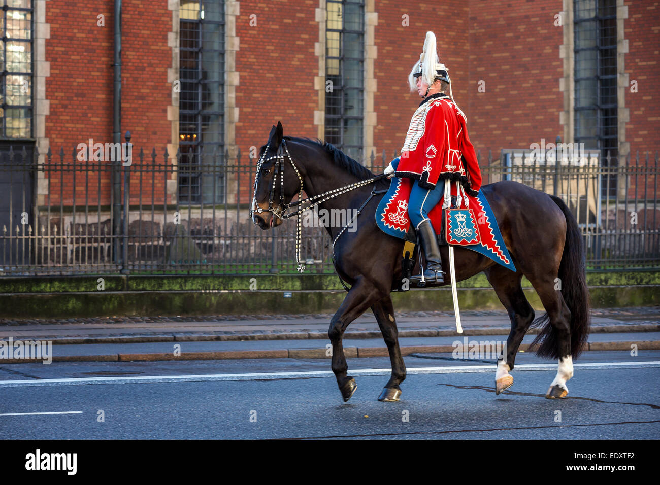 Ein Soldat aus Garde-Husaren-Regiment auf Pferd, Kopenhagen, Dänemark Stockfoto