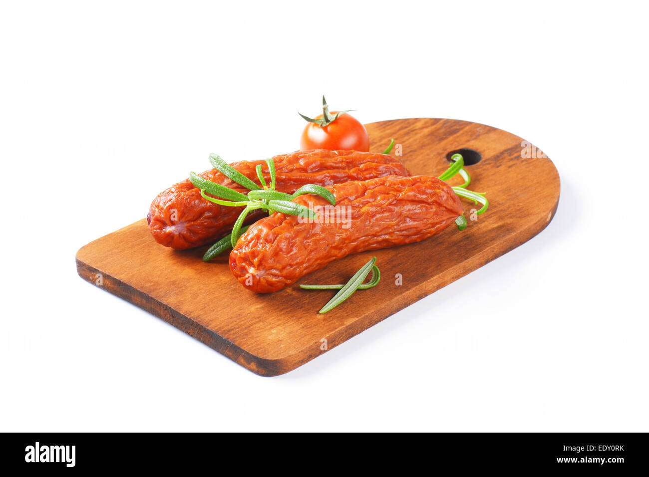 Kielbasa Mysliwska - leicht geräuchert und getrocknet polnische Würstchen mit faltige Haut Stockfoto