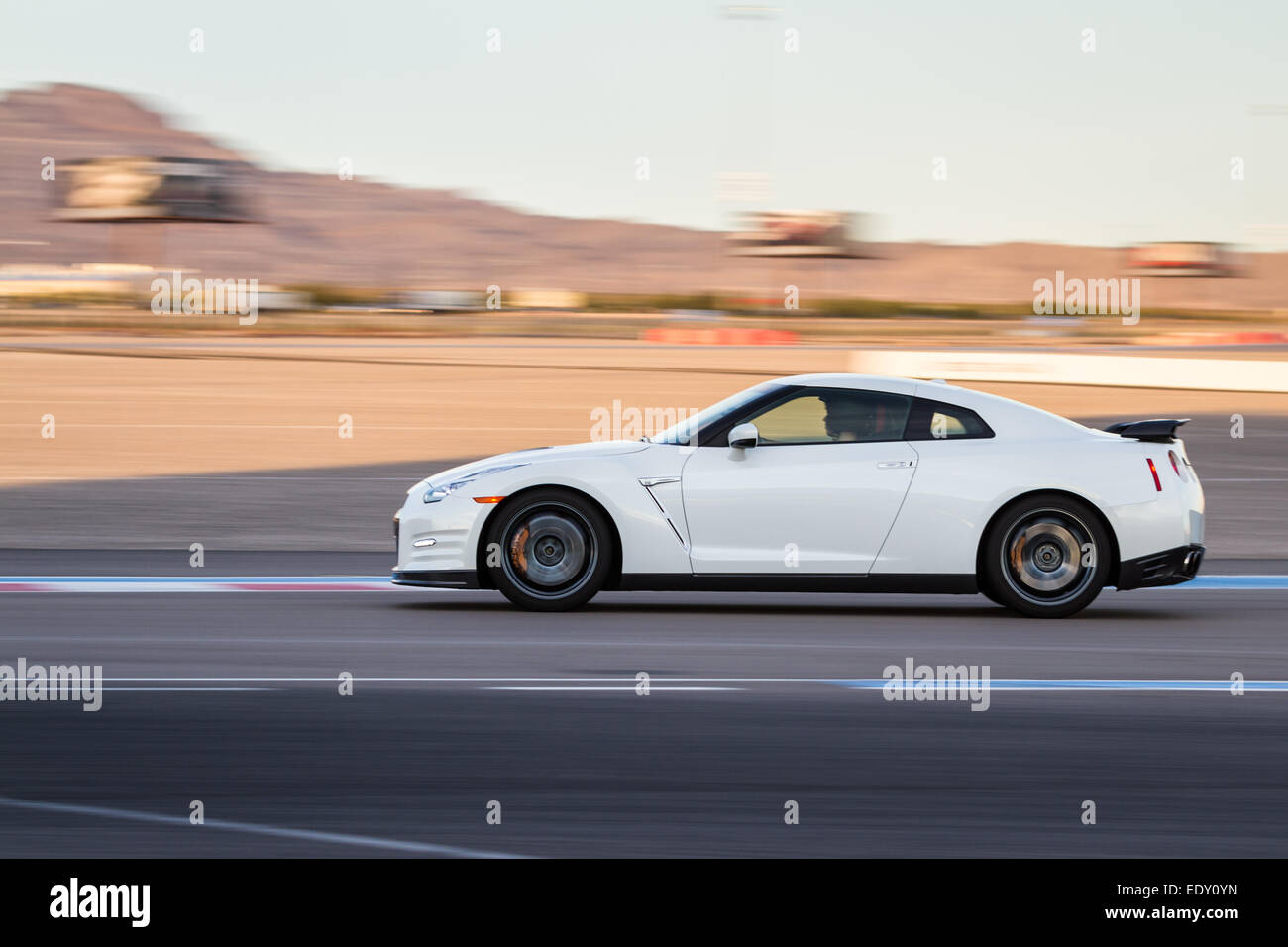 Las Vegas Nevada - Dezember 09: Nissan GTR gehen rund um die Strecke auf dem Las Vegas Motor Speedway, 9. Dezember 2014 in Las Veg Stockfoto