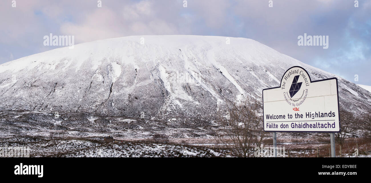 Willkommen Sie in den Highlands Zeichen im Winter. Schottland Stockfoto