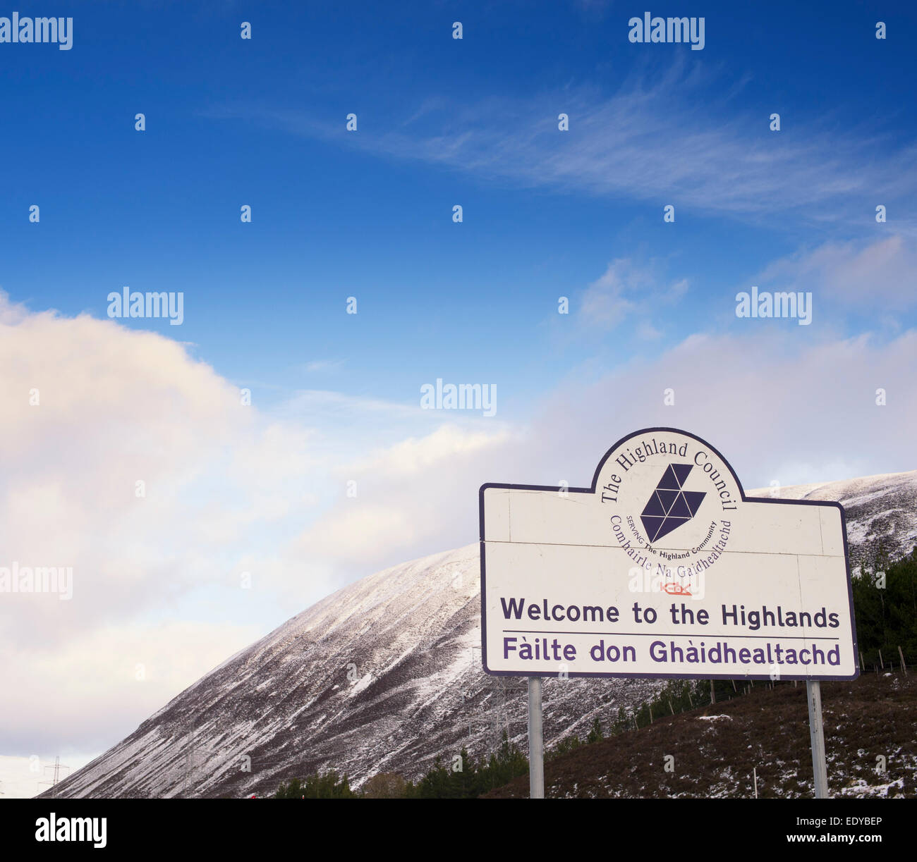 Willkommen Sie in den Highlands Zeichen im Winter. Schottland Stockfoto