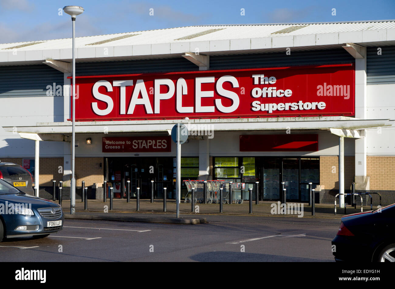 Heftklammern stationären speichern, Gabalfa, Cardiff, Wales, Großbritannien. Stockfoto