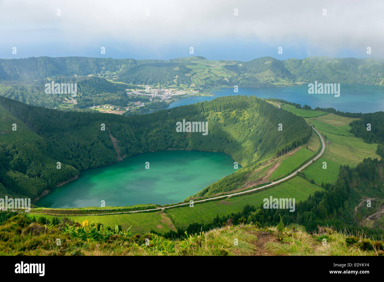 Lagoa do Canario und Lagoa Azul, Caldeira Das Sete Cidades, Sao Miguel, Azoren, Portugal Stockfoto