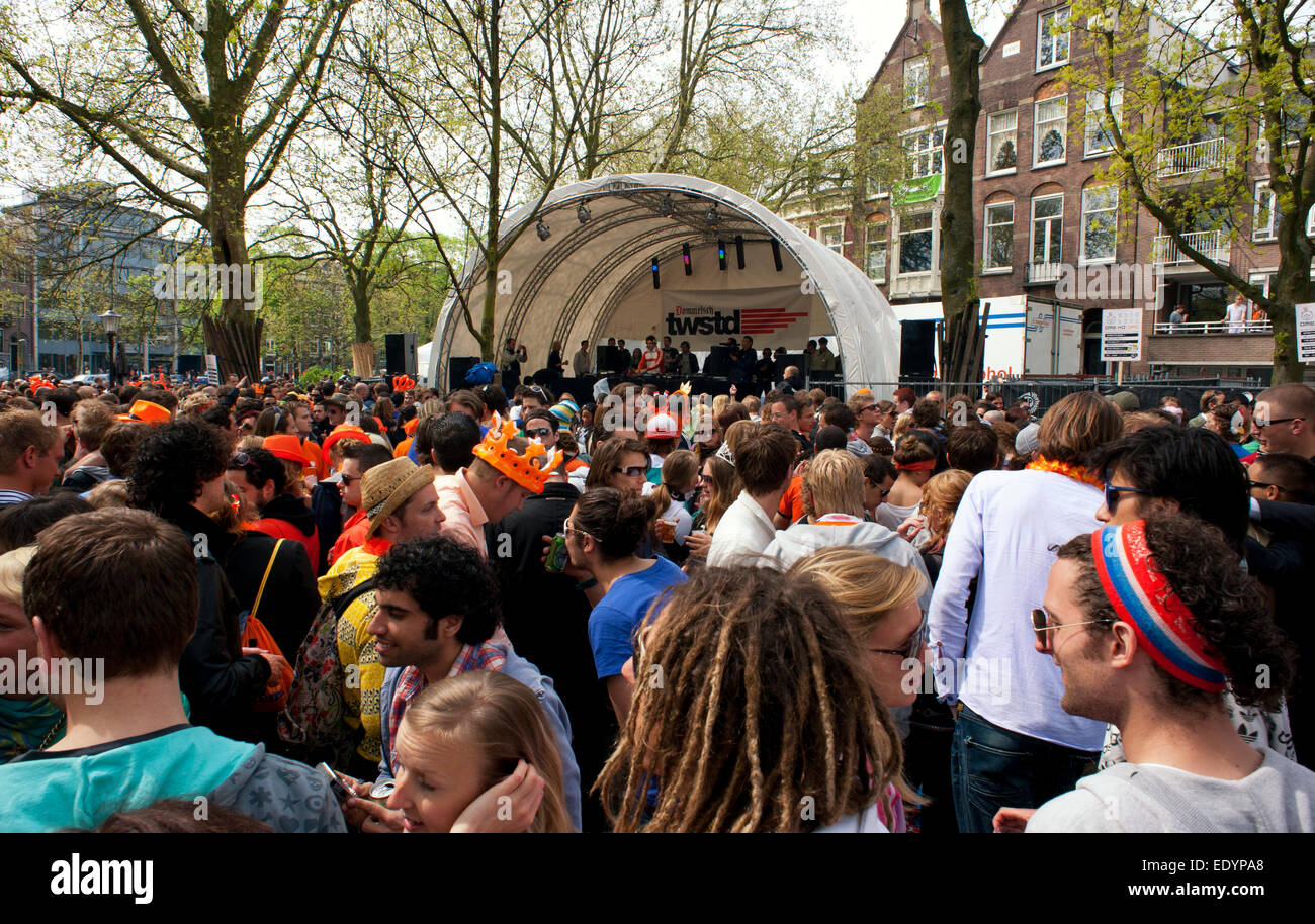 Tag Niederlande Amsterdam Queens Street Party. Credit: LEE RAMSDEN/ALAMY Stockfoto