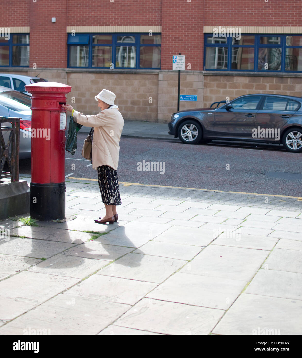 Box post alter Dame. Credit: LEE RAMSDEN/ALAMY Stockfoto