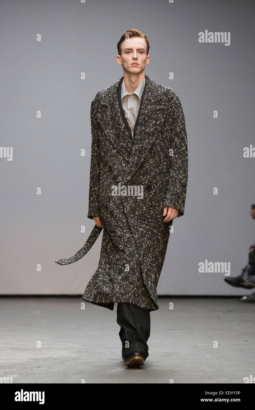 London, UK. 12. Januar 2015. Die Runway Show von E Tautz am Londoner Sammlungen: Männer, die Menswear Fashionweek in London. Foto: CatwalkFashion/Alamy Live-Nachrichten Stockfoto